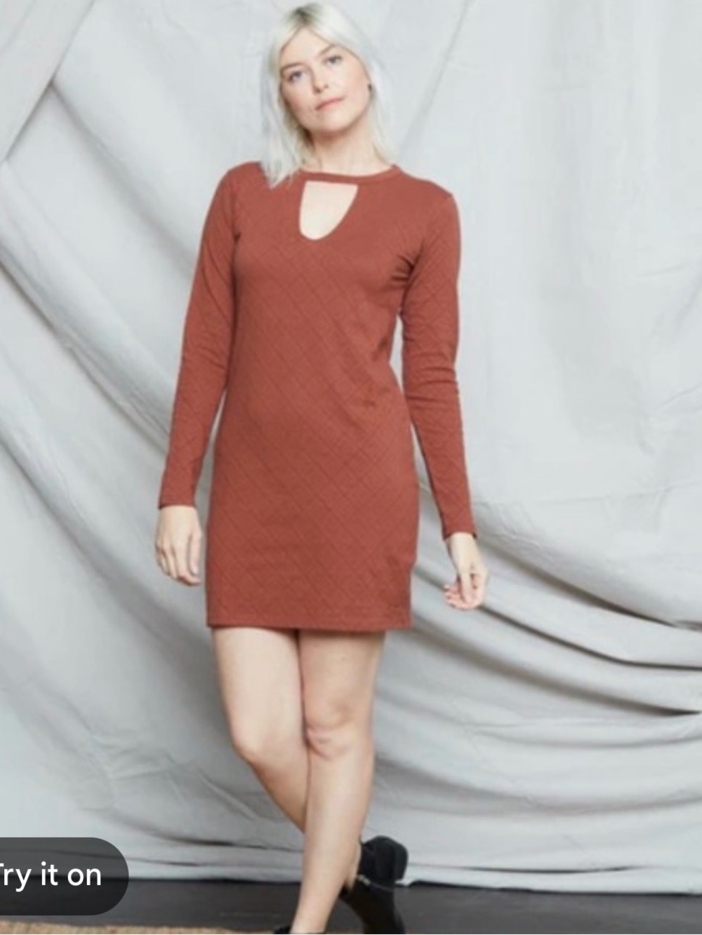 Known Supply Valencia Dress sz.XL Long-Sleeve Keyhole Shift Dress in Rust